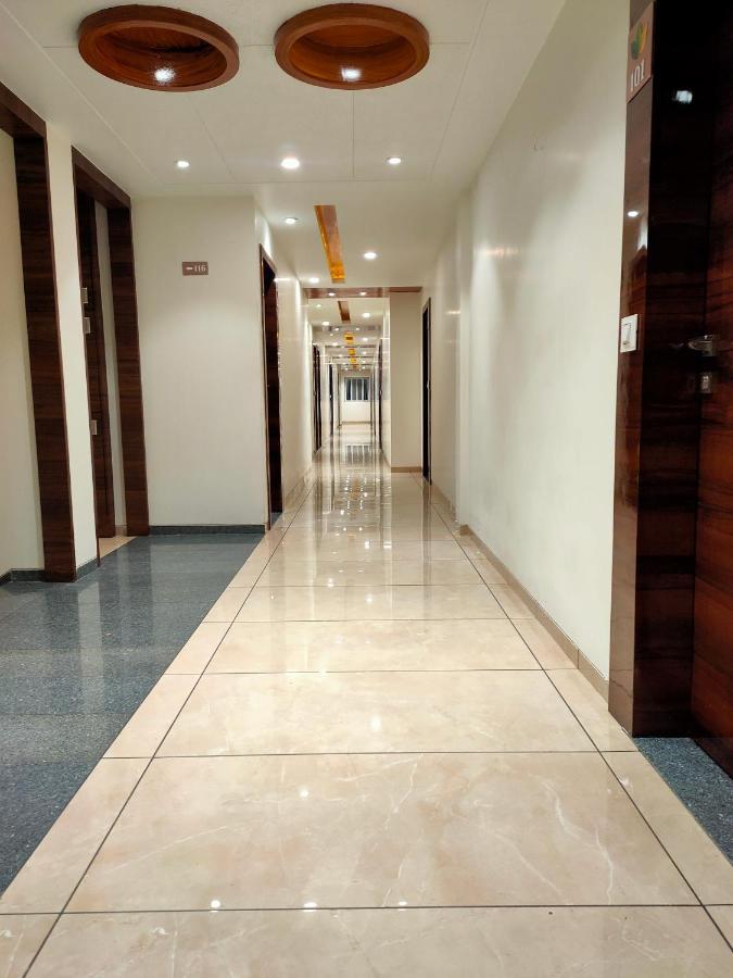 Hotel Viram Pardi Exterior photo
